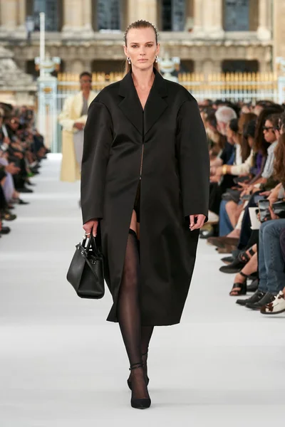 Look 5